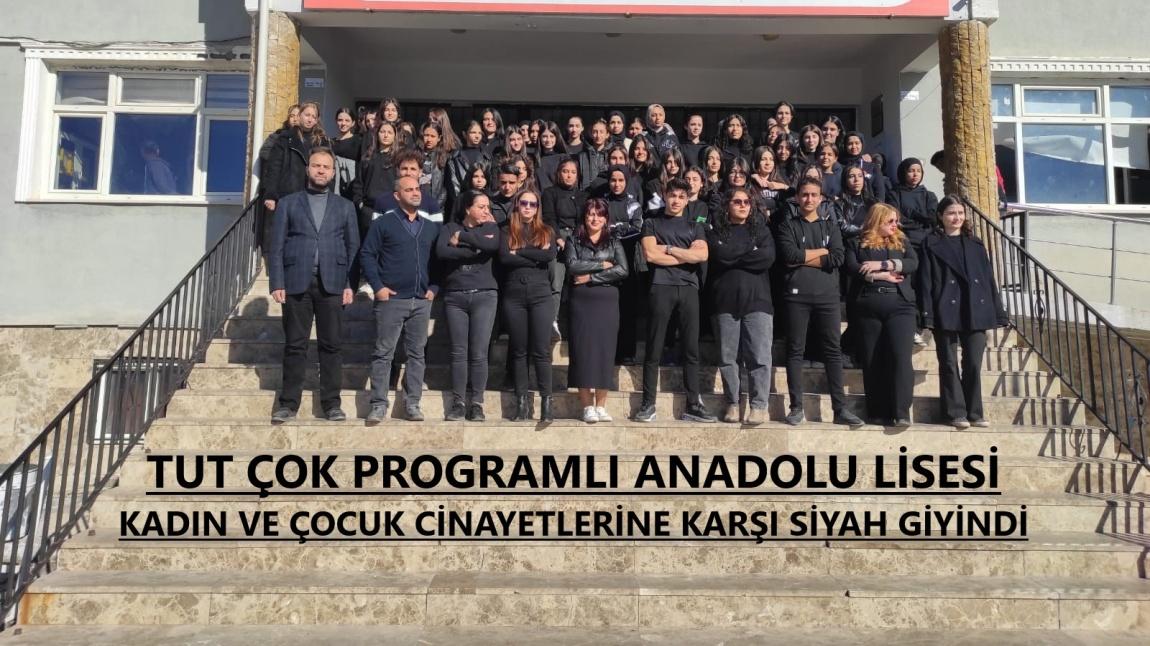 TUT ÇOK PROGRAMLI ANADOLU LİSESİ KADIN VE ÇOCUK CİNAYETLERİNE KARŞI SİYAH GİYİNDİ